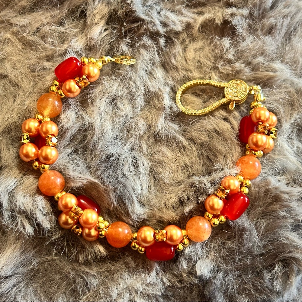 Handcrafted elegant glam mango twist orange jade Czech glass pearl bracelet - Picture 5 of 9